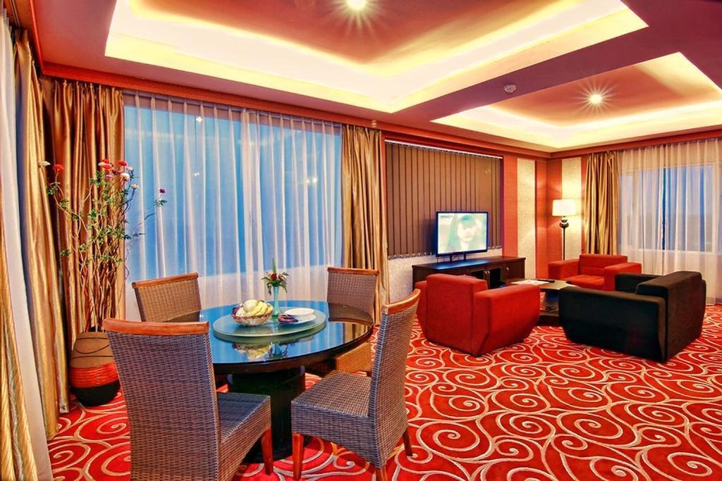 Grand Rocky Hotel Bukittinggi Exterior foto