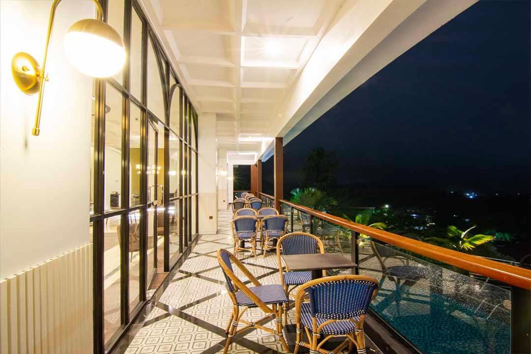 Grand Rocky Hotel Bukittinggi Exterior foto