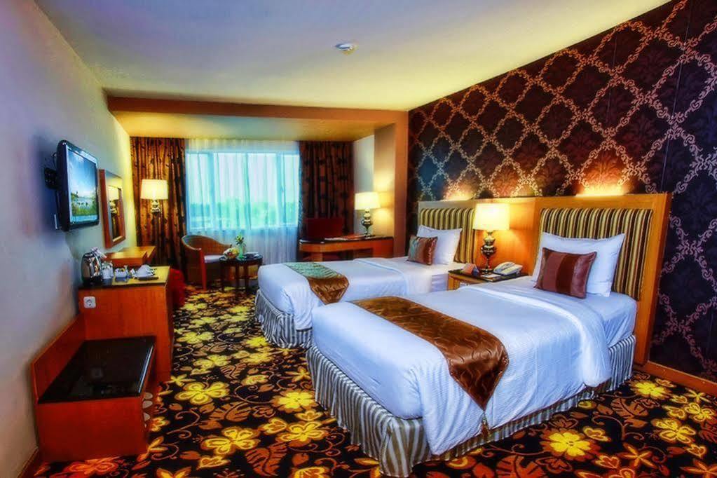 Grand Rocky Hotel Bukittinggi Exterior foto