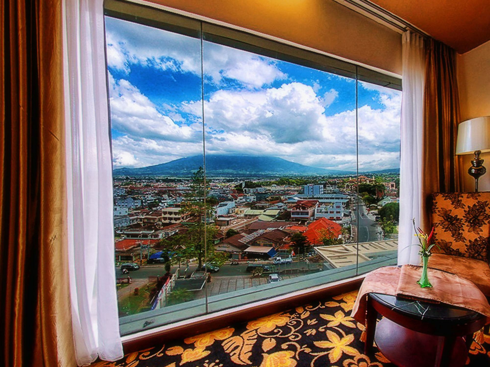 Grand Rocky Hotel Bukittinggi Exterior foto