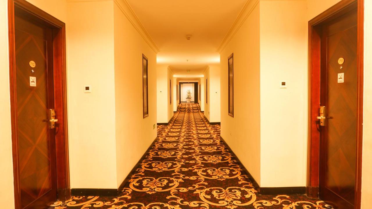 Grand Rocky Hotel Bukittinggi Exterior foto
