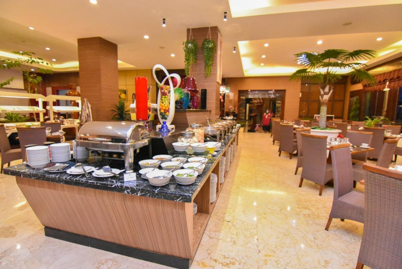 Grand Rocky Hotel Bukittinggi Exterior foto