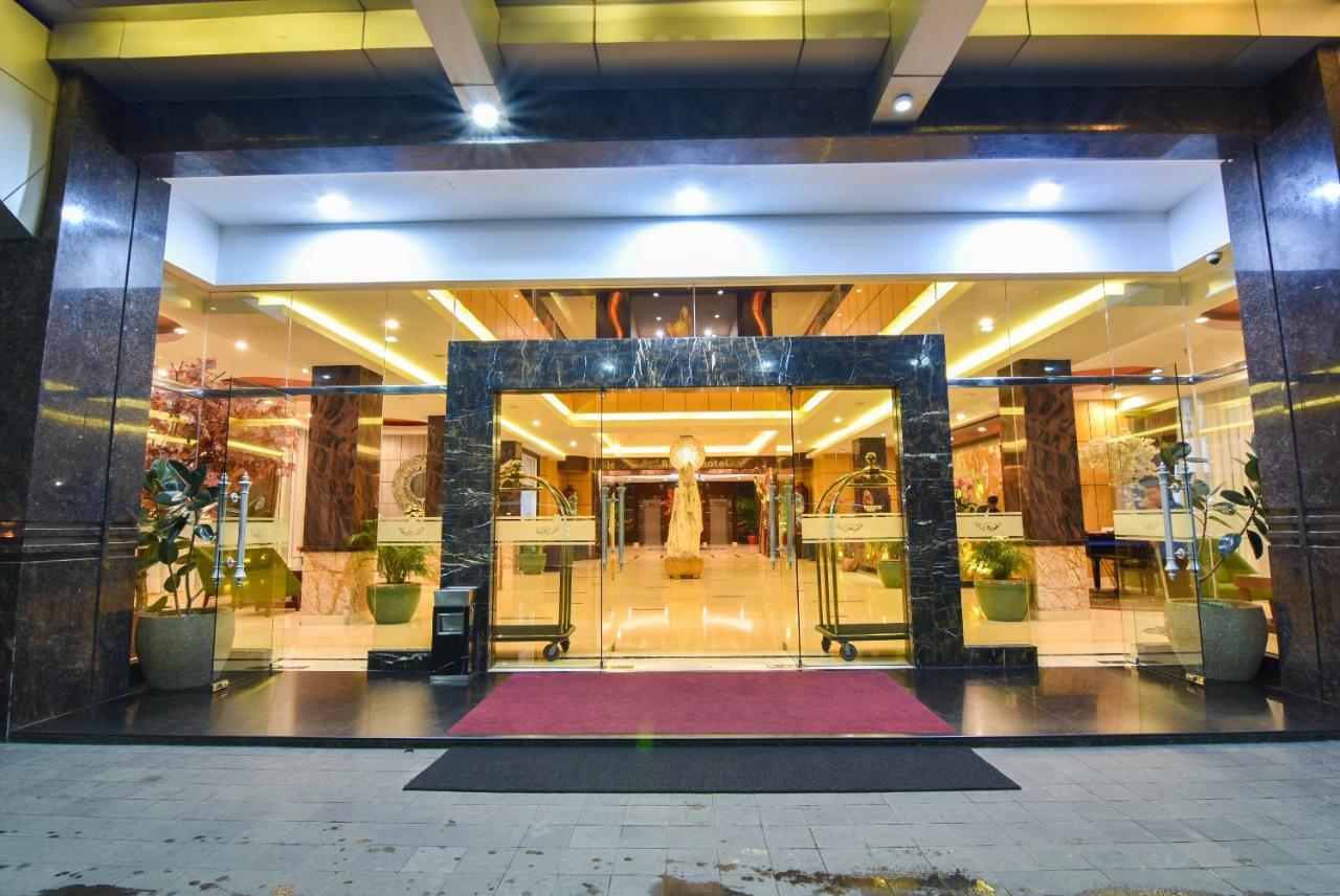 Grand Rocky Hotel Bukittinggi Exterior foto