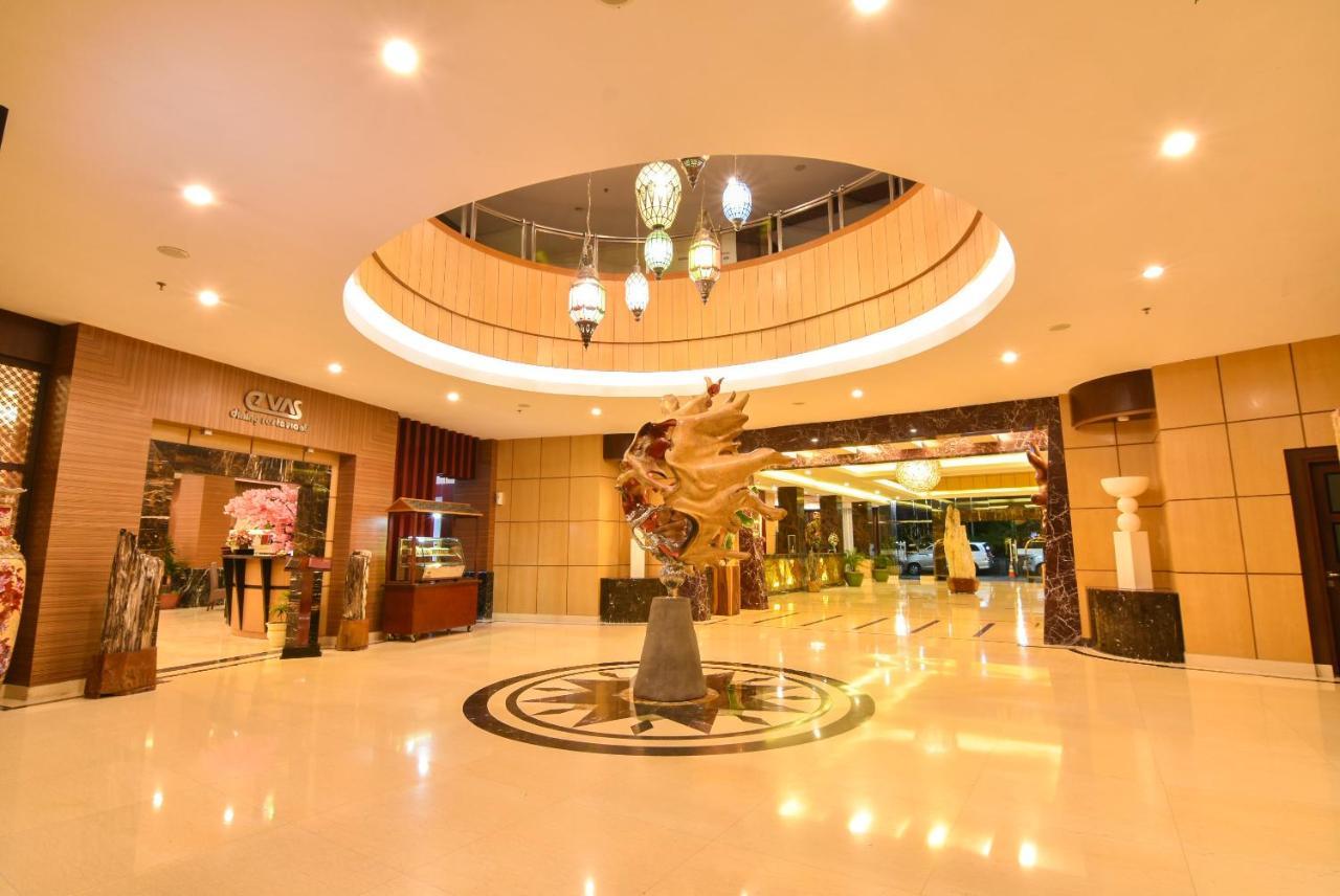 Grand Rocky Hotel Bukittinggi Exterior foto